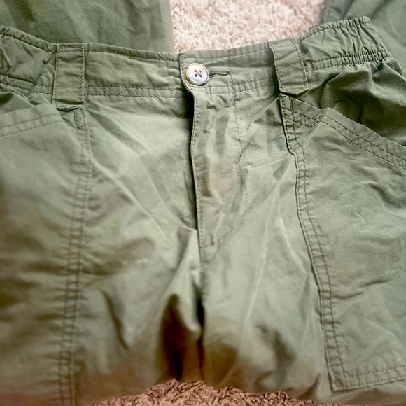 Old navy cargo pants in army green - Picture 4 of 4